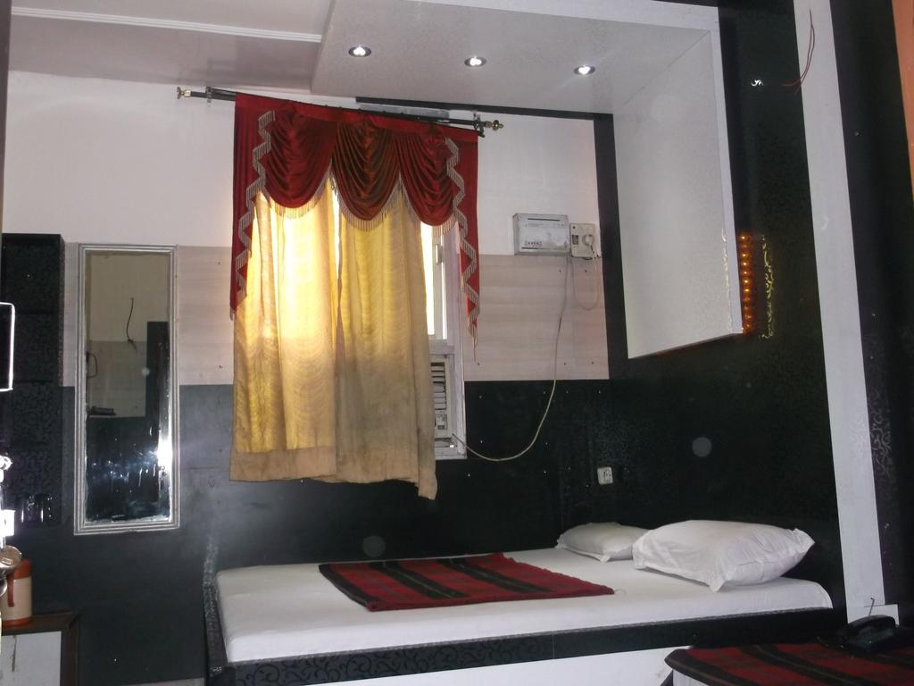 Hotel Abhineet Palace Džajpur Pokoj fotografie
